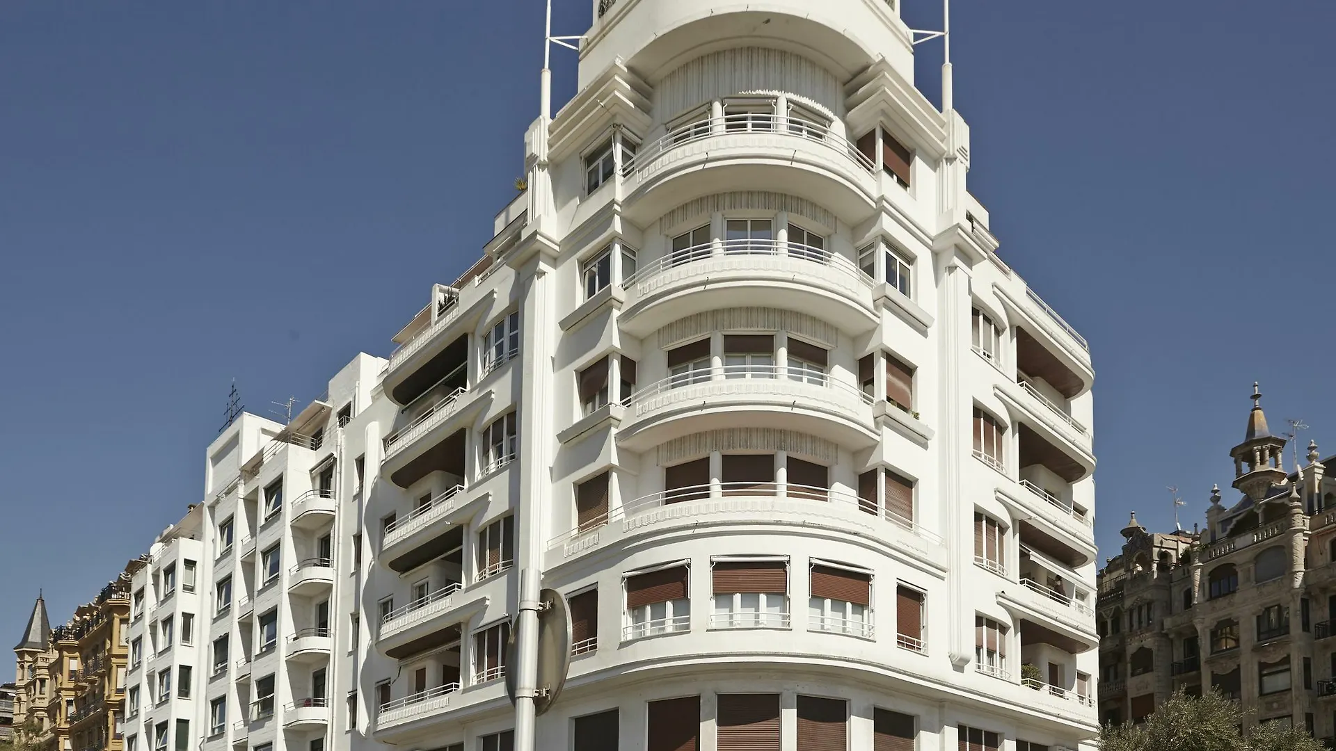 Basque Homes - Lili San Sebastian