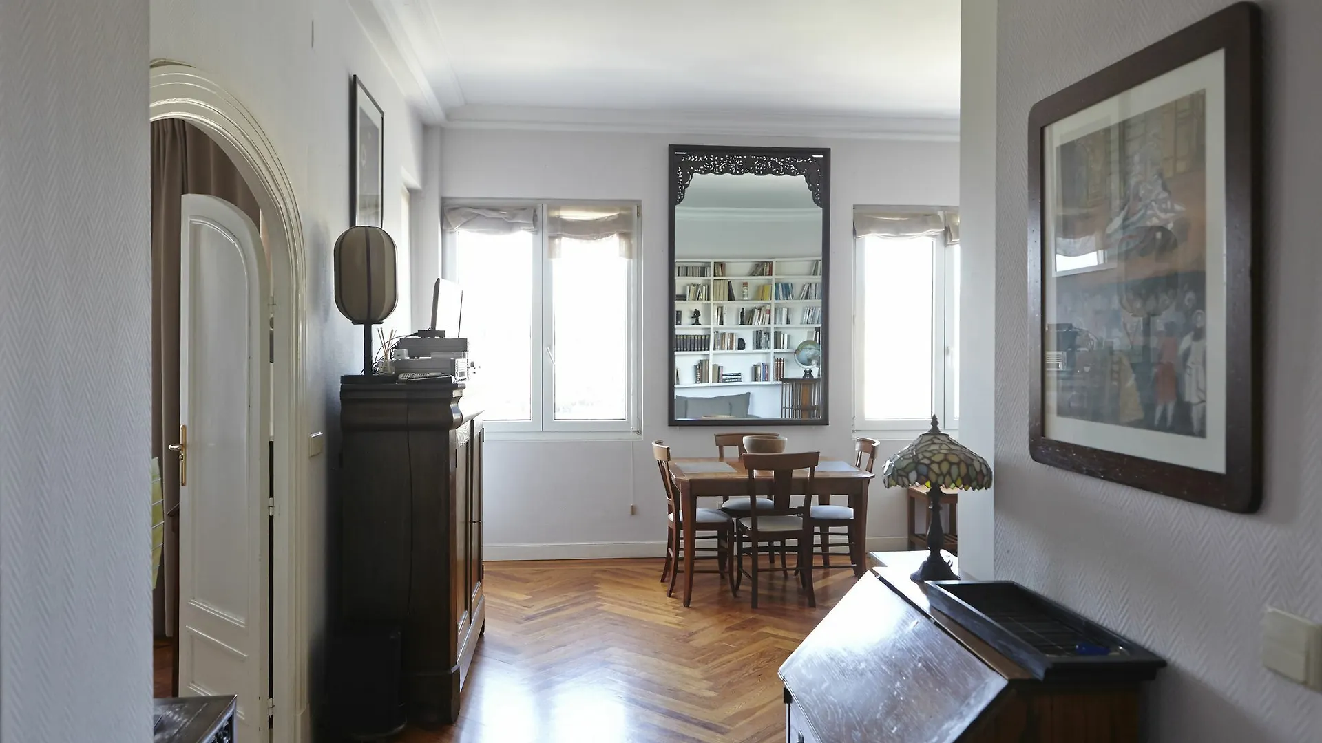 Basque Homes - Lili San Sebastian Apartment